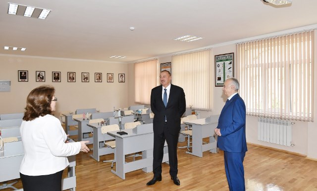 Prezident Abutalıbovla orta məktəbə baş çəkdi- FOTOLAR